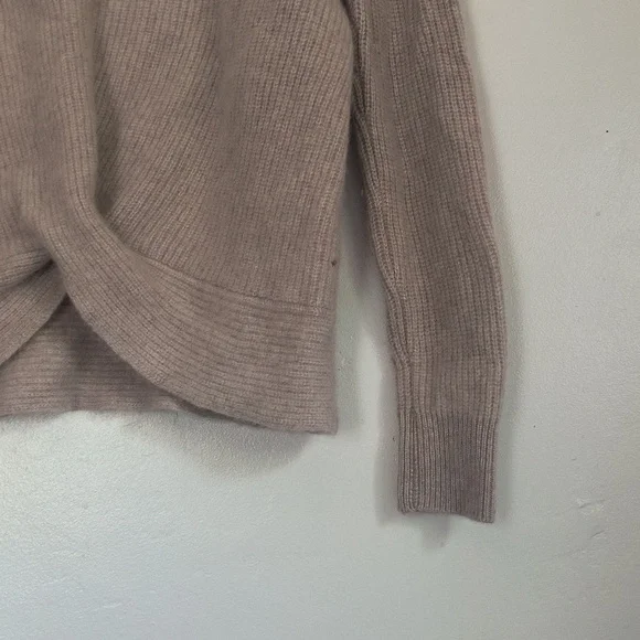 Garnet Hill Oatmeal Beige 100% Cashmere Twist Front Chunky Knit Sweater Sz Large - Picture 15 of 17